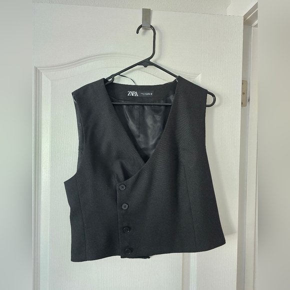 Zara Black Buttoned Vest - Picture 3 of 4